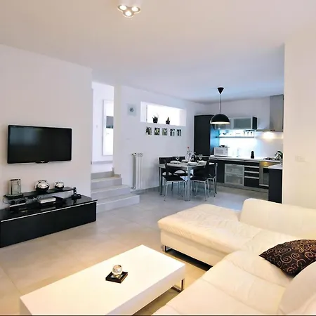 Lovely In With Wifi Holiday home *